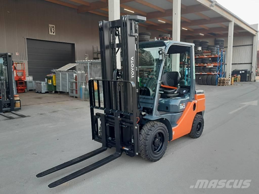 Toyota 52-8 FDF 30 Дизельные погрузчики