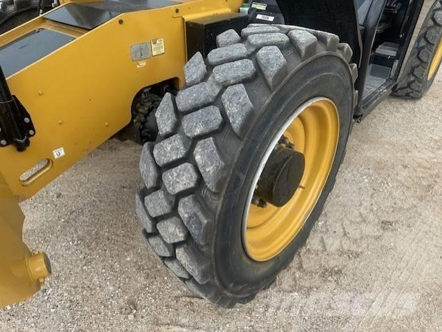 CAT TL1055D Телескопические погрузчики