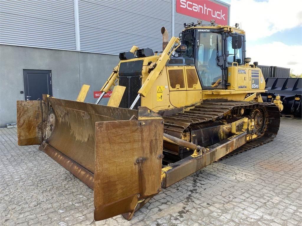 Komatsu D65PXI-18 Гусеничные бульдозеры