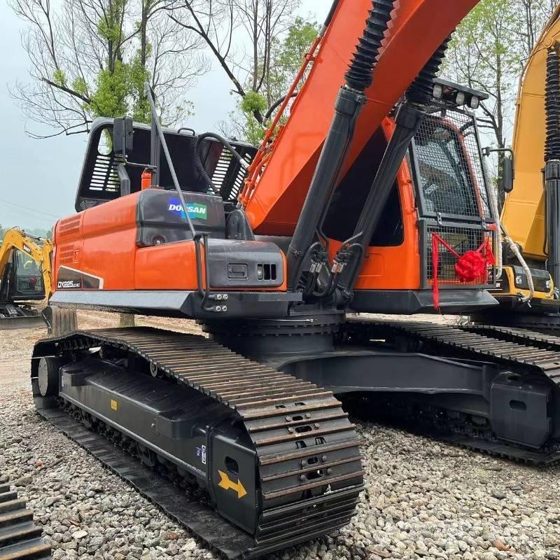 Doosan DX 225 Гусеничные экскаваторы