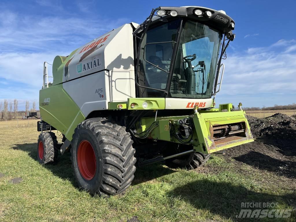 CLAAS Tucano 440 Зерноуборочные комбайны