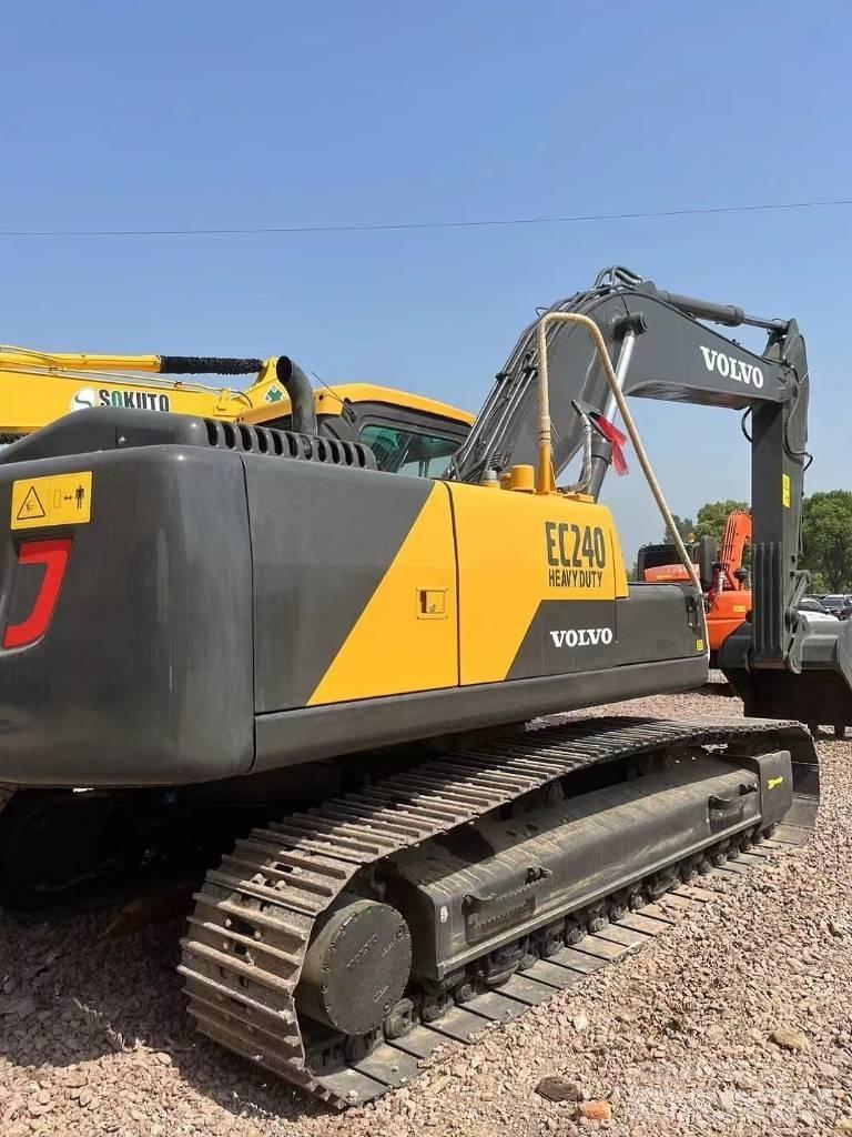 Volvo EC 240 Гусеничные экскаваторы