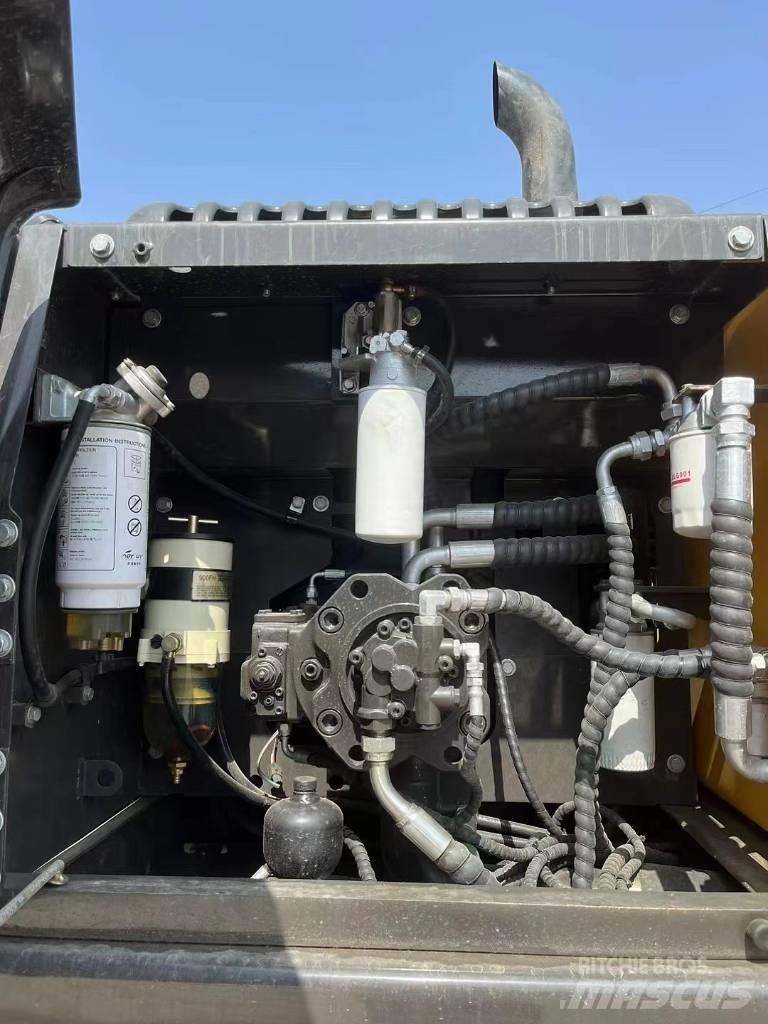 Volvo EC 240 Гусеничные экскаваторы