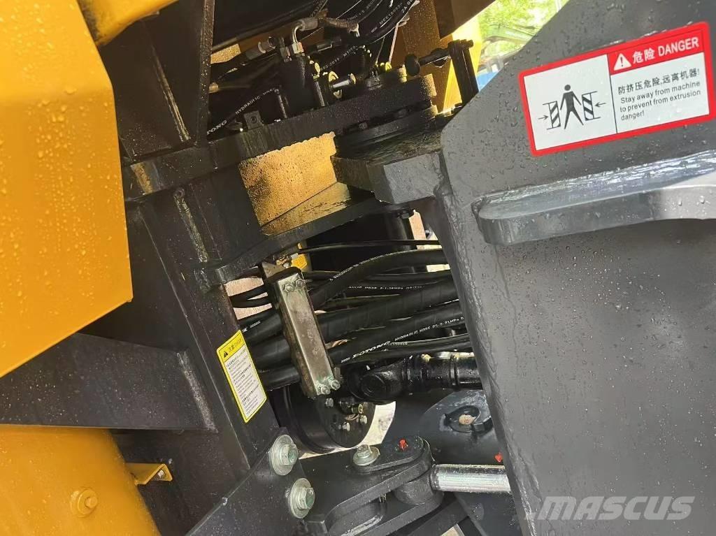 XCMG ZL50CN Фронтальные погрузчики