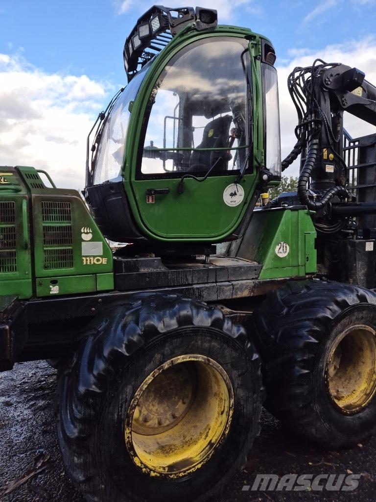 John Deere 1110 E Форвардеры
