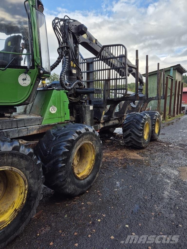 John Deere 1110 E Форвардеры