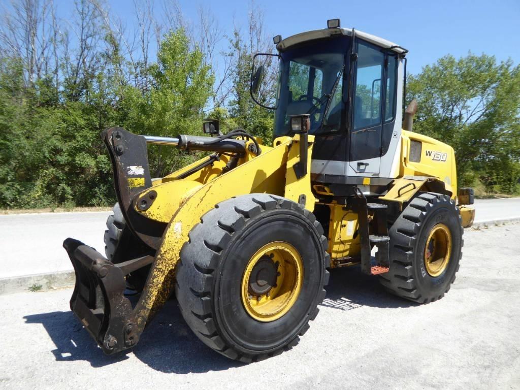New Holland W130 Фронтальные погрузчики