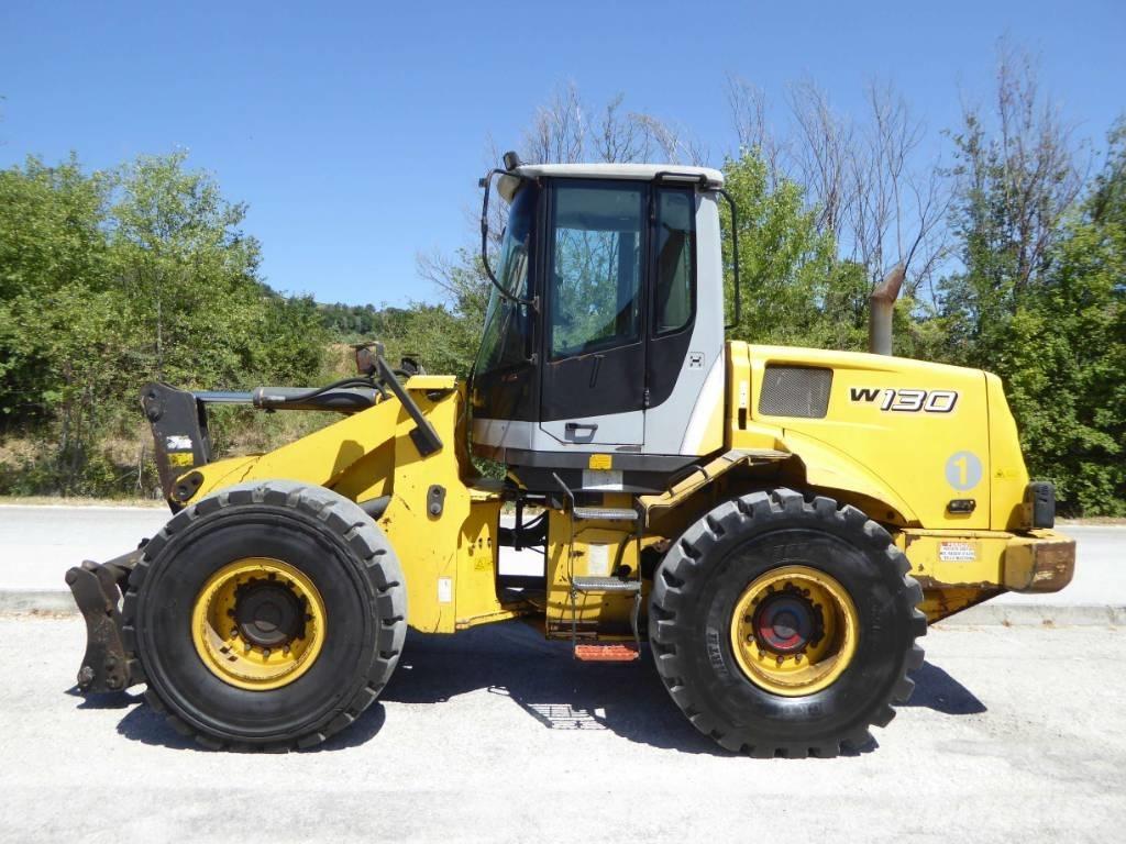 New Holland W130 Фронтальные погрузчики