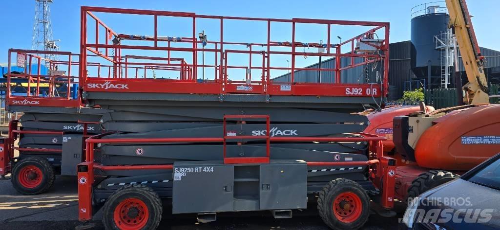 SkyJack SJ 9250 RT Ножничные подъемники