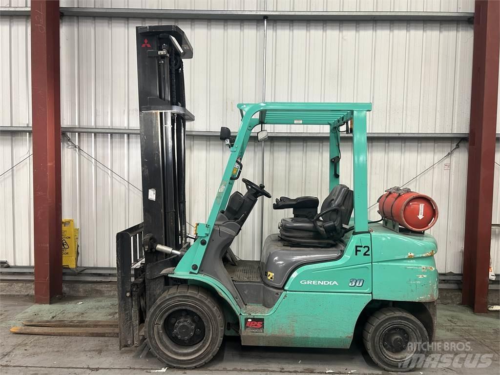 Mitsubishi FG30NT Газовые погрузчики
