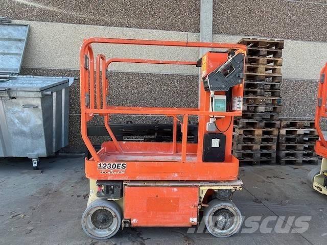 JLG 1230 ES Вертикальные мачтовые подъемники