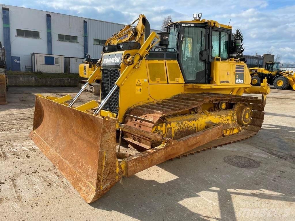 Komatsu D65PX-18E0 Гусеничные бульдозеры