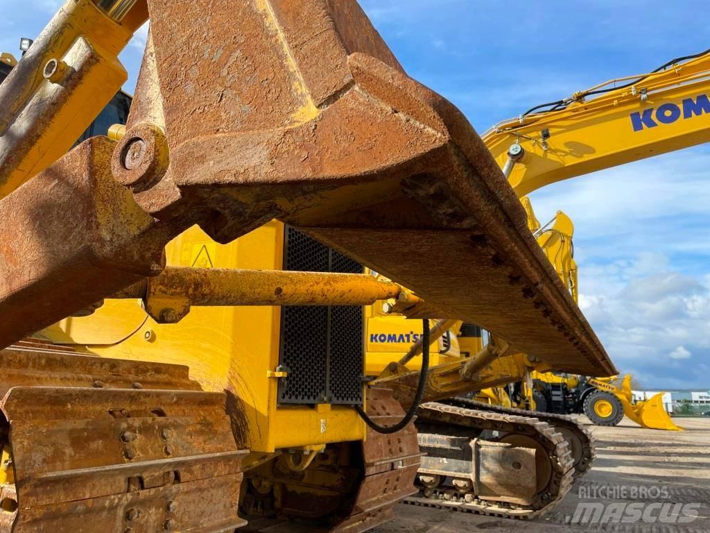 Komatsu D65PX-18E0 Гусеничные бульдозеры