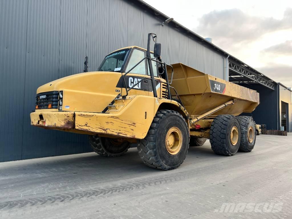 CAT 740 Шарнирно-сочленённые самосвалы