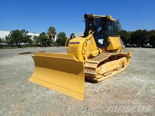 Komatsu D61EX-24 Гусеничные бульдозеры