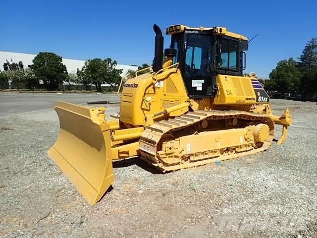 Komatsu D61EX-24 Гусеничные бульдозеры