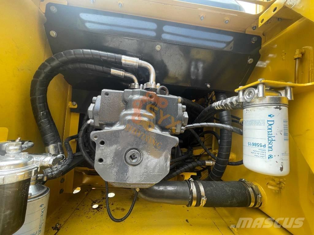 Komatsu PC 220-7 Гусеничные экскаваторы