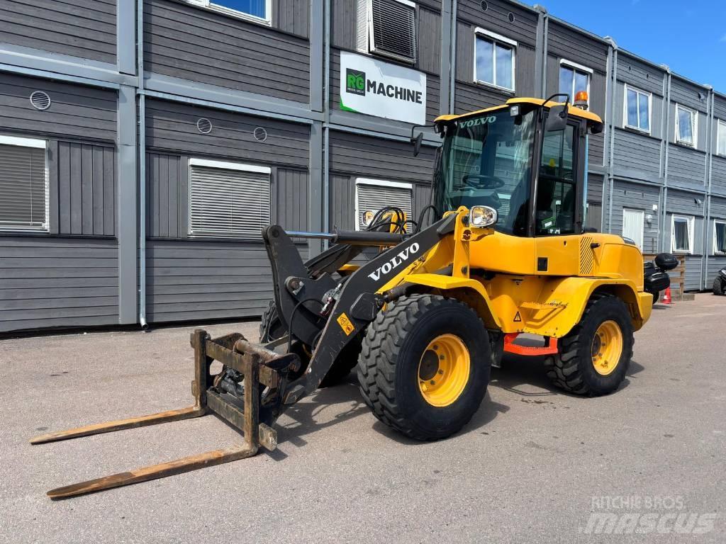 Volvo L 30 G Фронтальные погрузчики