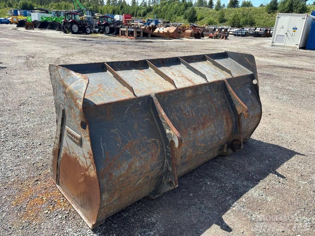 Volvo L 30 GS Фронтальные погрузчики