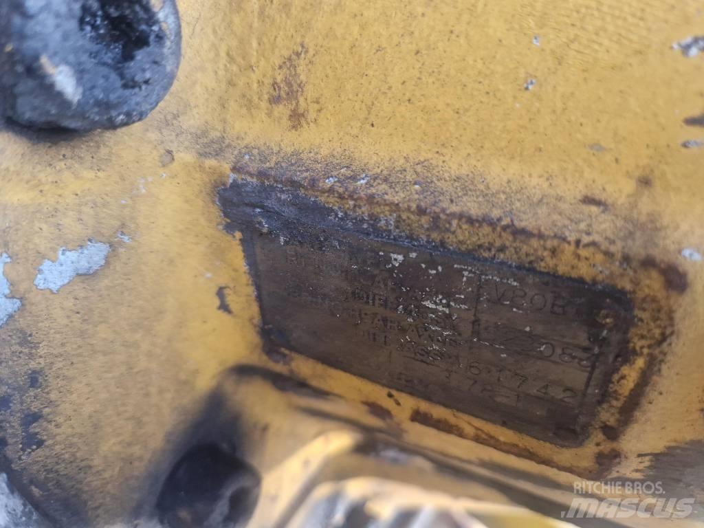 Volvo A25C Оси