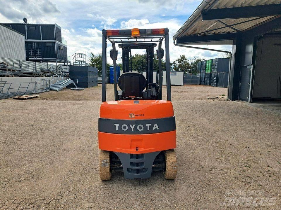Toyota 7FBMF25 Строительная техника - Другие