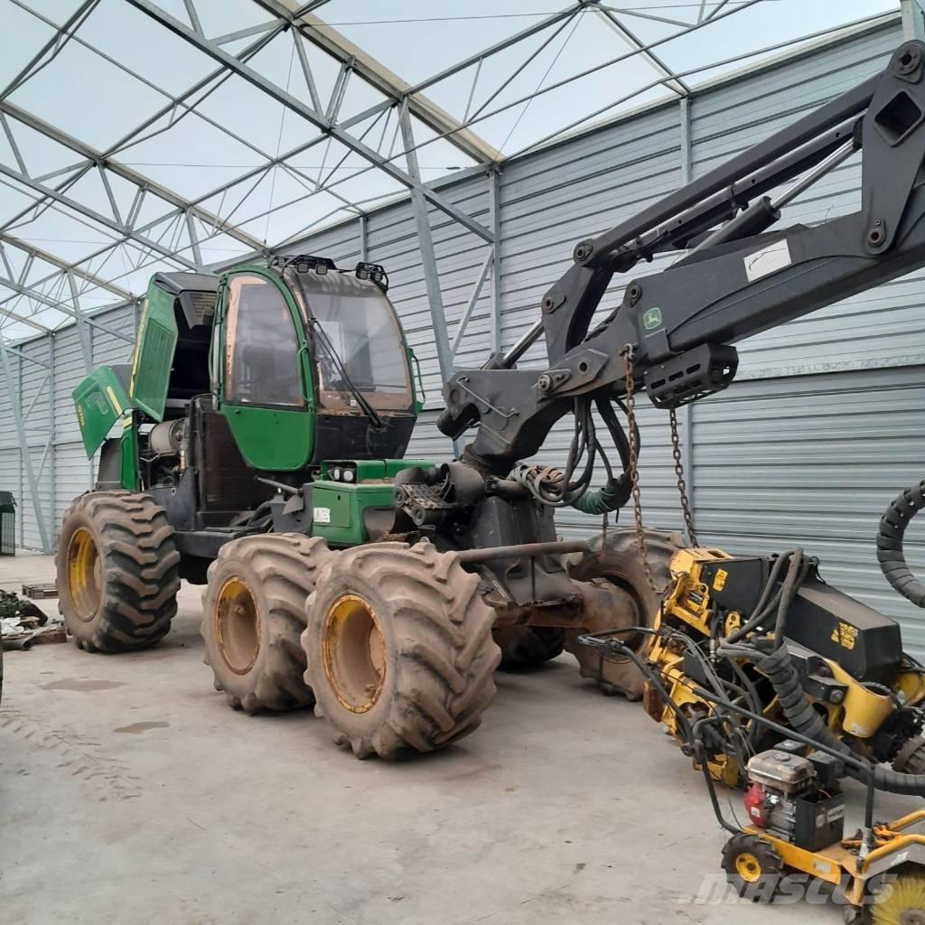 John Deere 1270 E Харвестеры