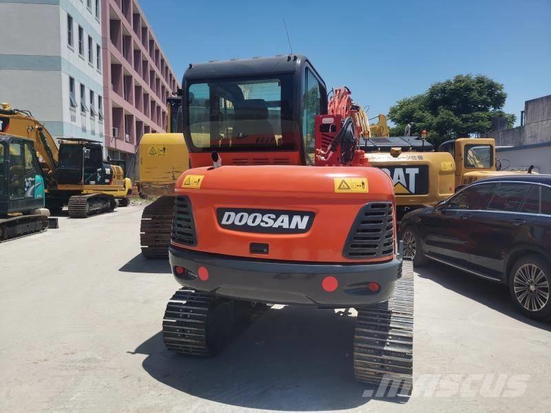 Doosan DX 60 Гусеничные экскаваторы