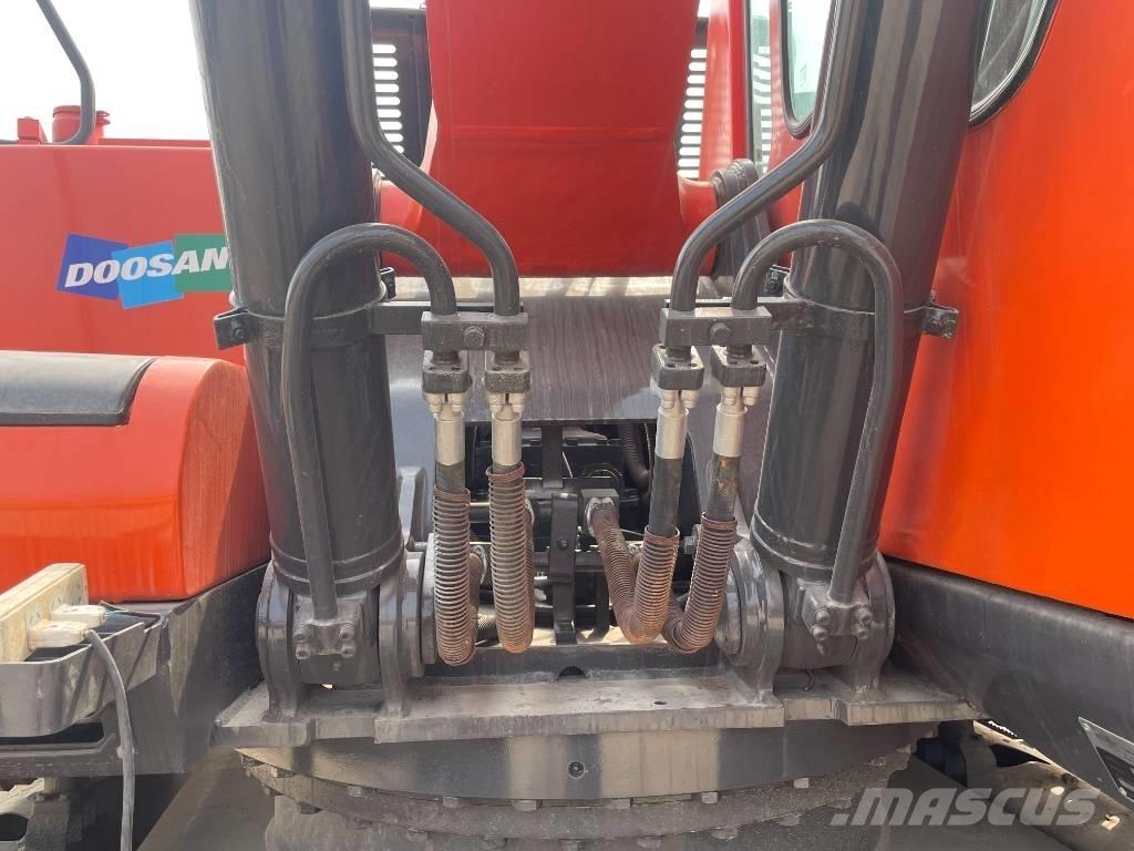 Doosan DX 300 Гусеничные экскаваторы