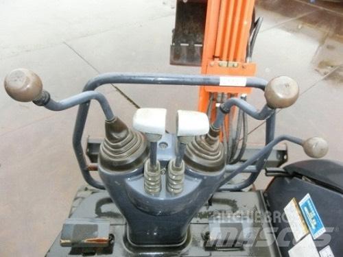 Hitachi ZX20U Мини-экскаваторы