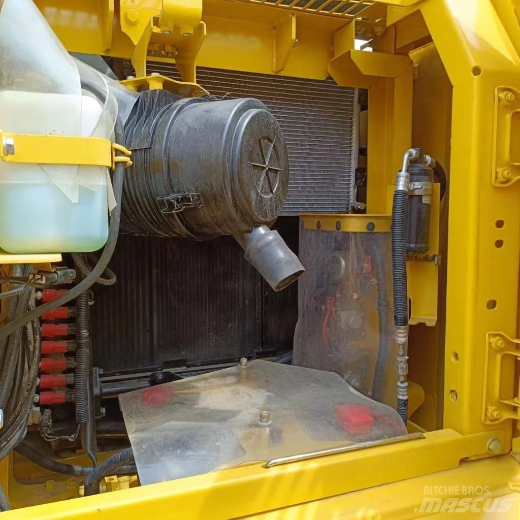 Komatsu PC 130 Гусеничные экскаваторы