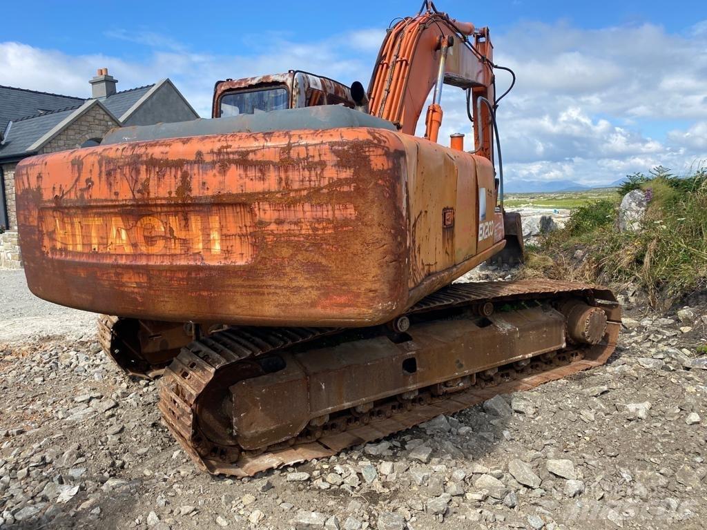 Hitachi EX 200-5 Гусеничные экскаваторы