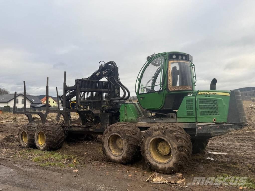 John Deere 1510E Форвардеры