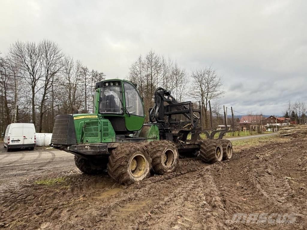 John Deere 1510E Форвардеры