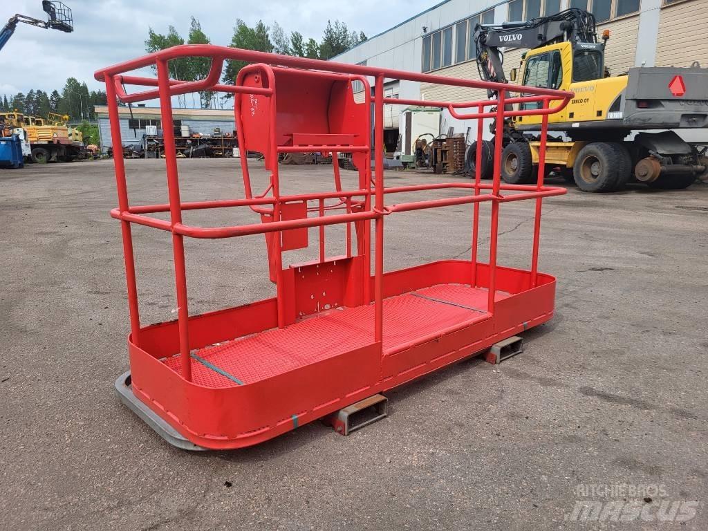 Manitou 200 ATJ kori Вертикальные мачтовые подъемники