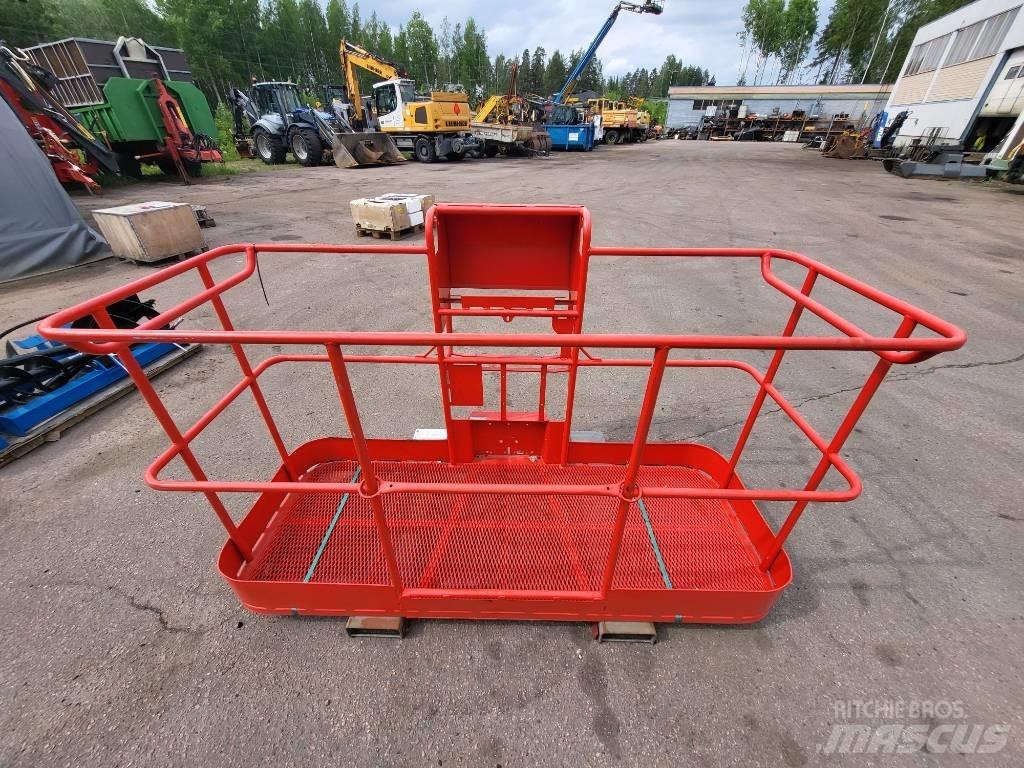 Manitou 200 ATJ kori Вертикальные мачтовые подъемники