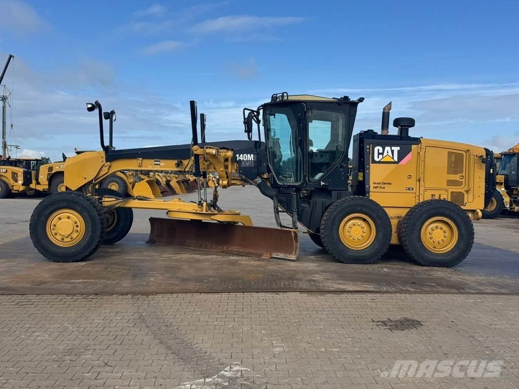 CAT 140M2 AWD Грейдеры