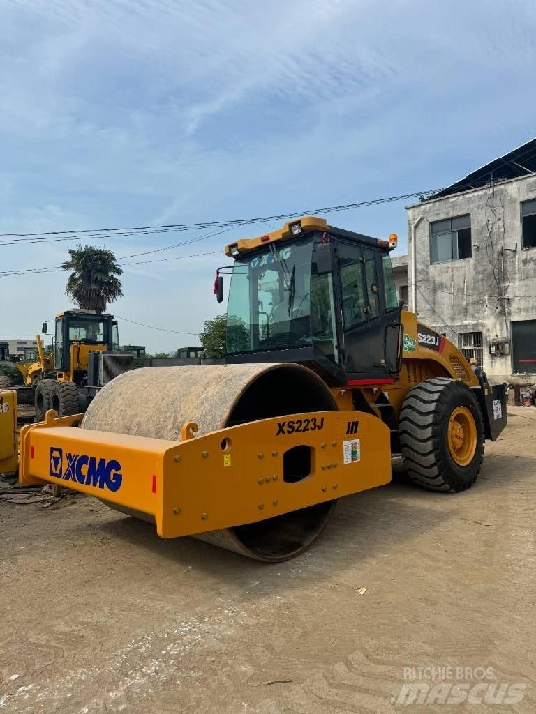 XCMG XS 223 J Грунтовые катки
