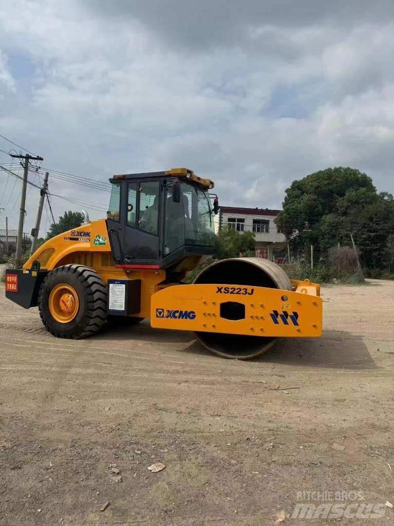 XCMG XS 223 J Грунтовые катки