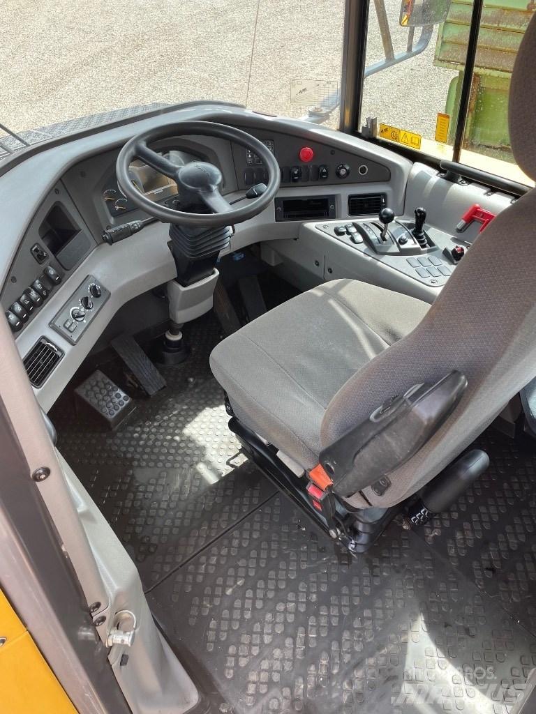 Volvo A30G Шарнирно-сочленённые самосвалы