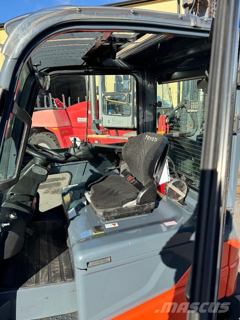 Toyota 8FBMKT25 Электропогрузчики