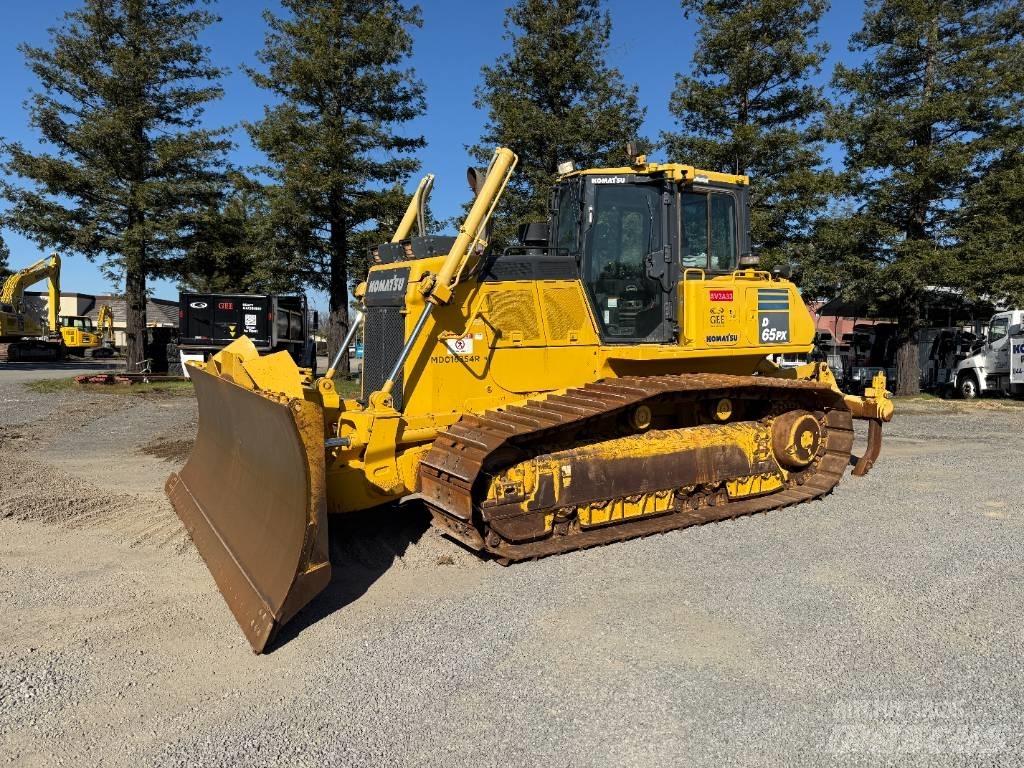 Komatsu D65PX-18 Гусеничные бульдозеры