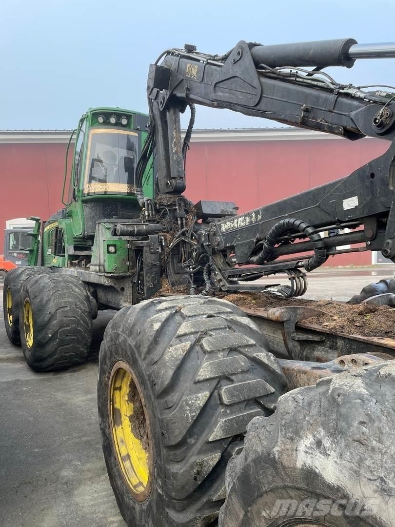 John Deere 1210E Форвардеры
