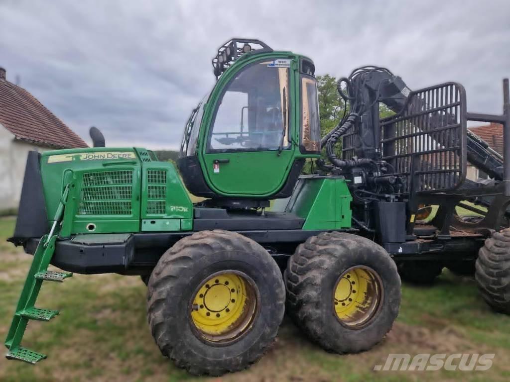 John Deere 1110 E Форвардеры