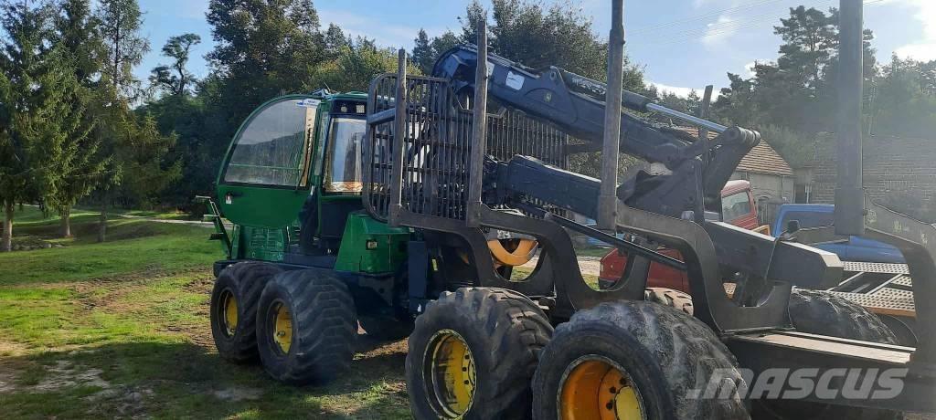 John Deere 1110 E Форвардеры