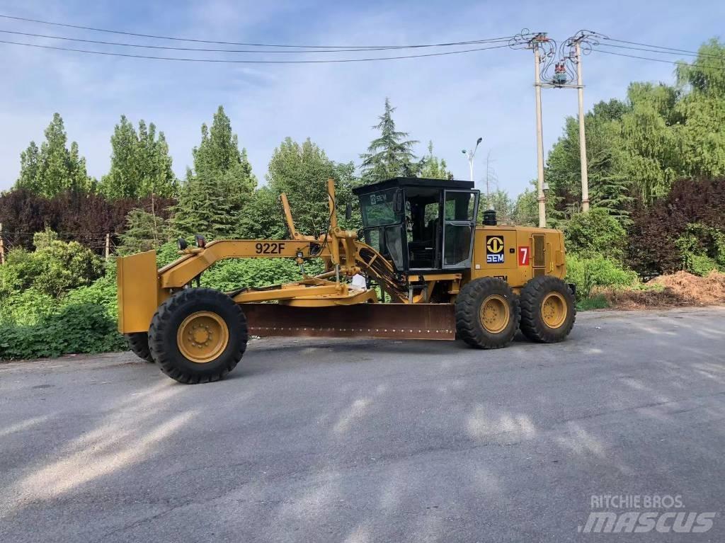 SEM 922F grader Грейдеры