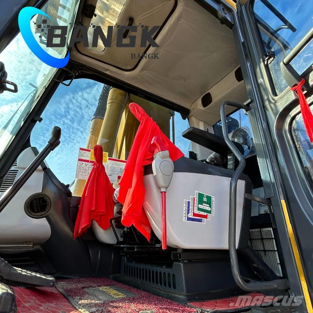 Komatsu PC 220 Гусеничные экскаваторы