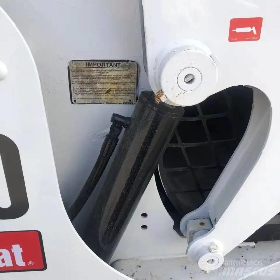 Bobcat S300 Мини-погрузчики