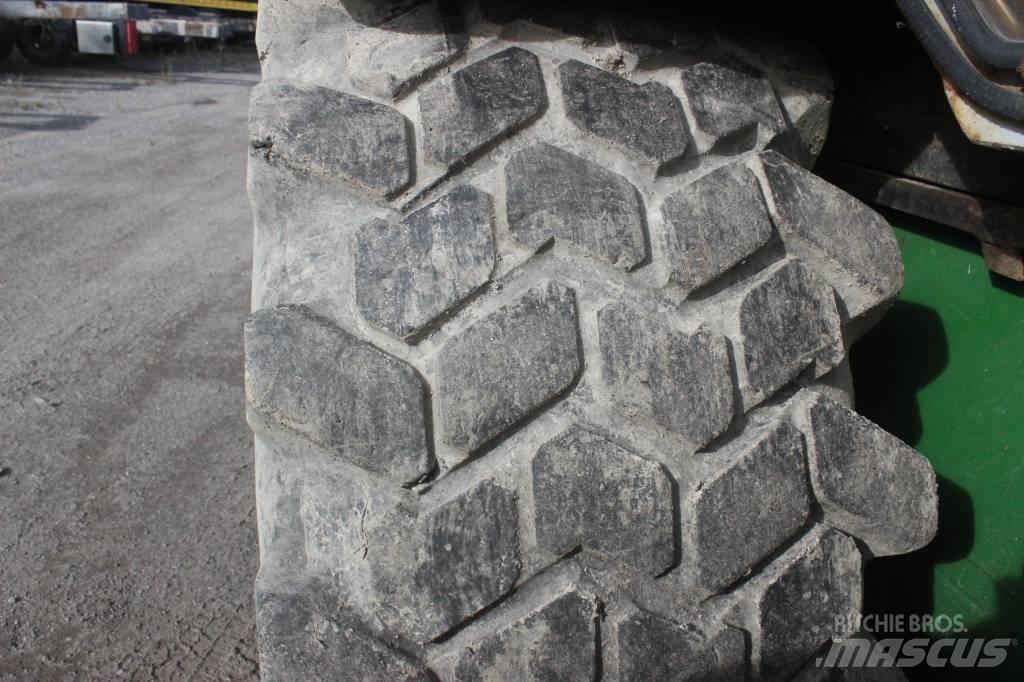Huddig 960 Колёсные экскаваторы