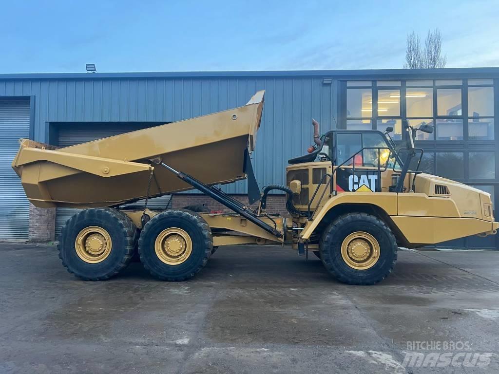 CAT 730 C Шарнирно-сочленённые самосвалы