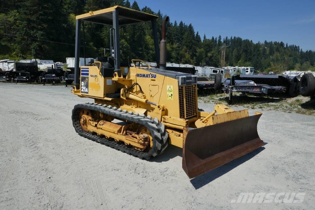 Komatsu D 21 A-8 Гусеничные бульдозеры